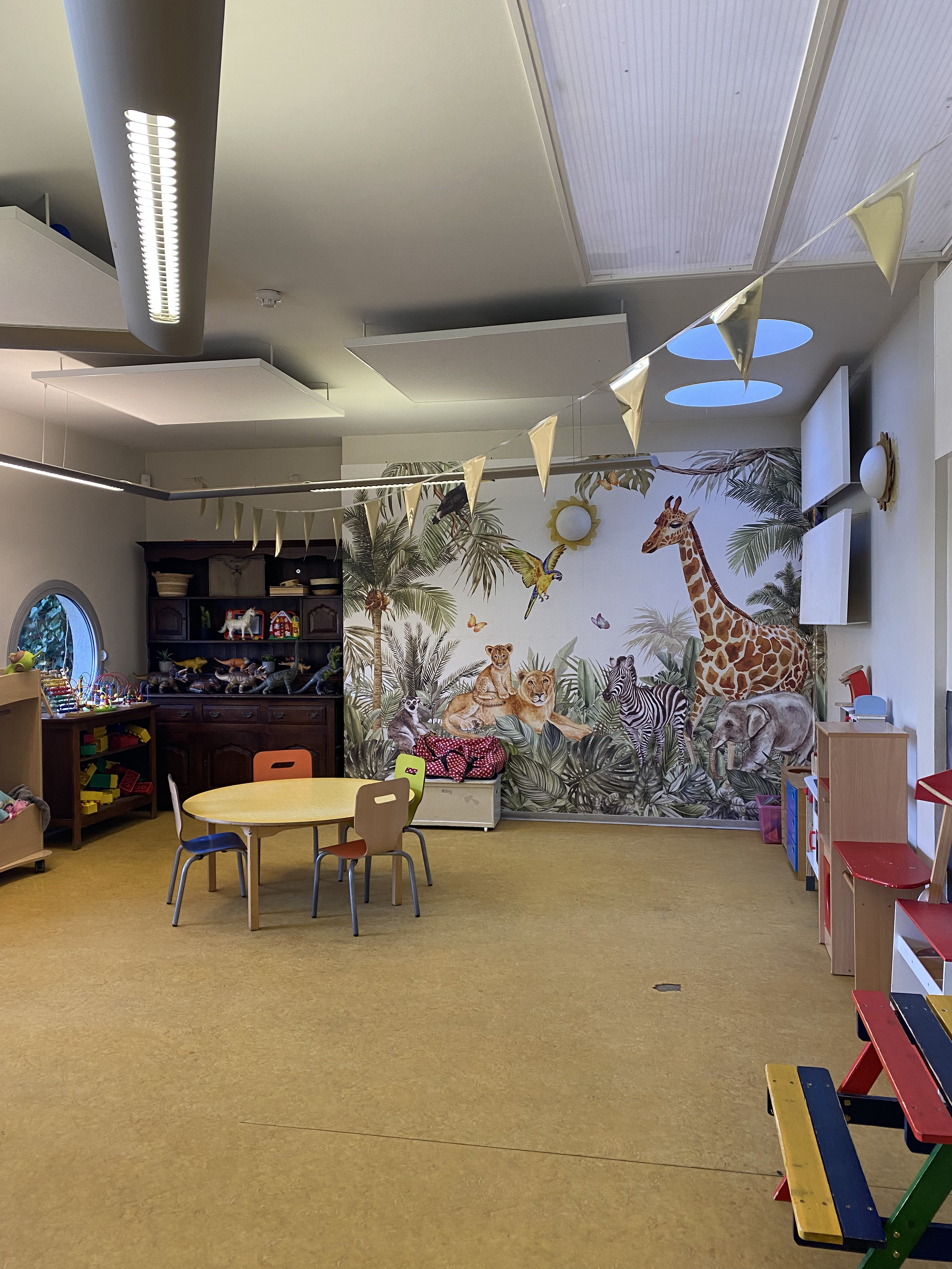 Spelende kinderen bij IBO 't Loavertje